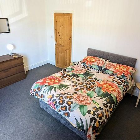 The Lawrence, 2 Bedroom Victorian House Redcar Esterno foto
